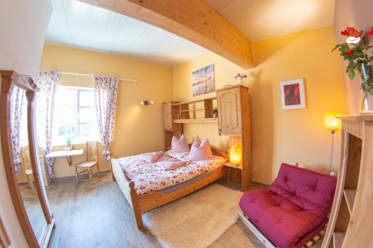 Ranchzimmer Am Hippo-Campus Reit- Und Therapiezentrum Deutsch Haslau Exterior foto