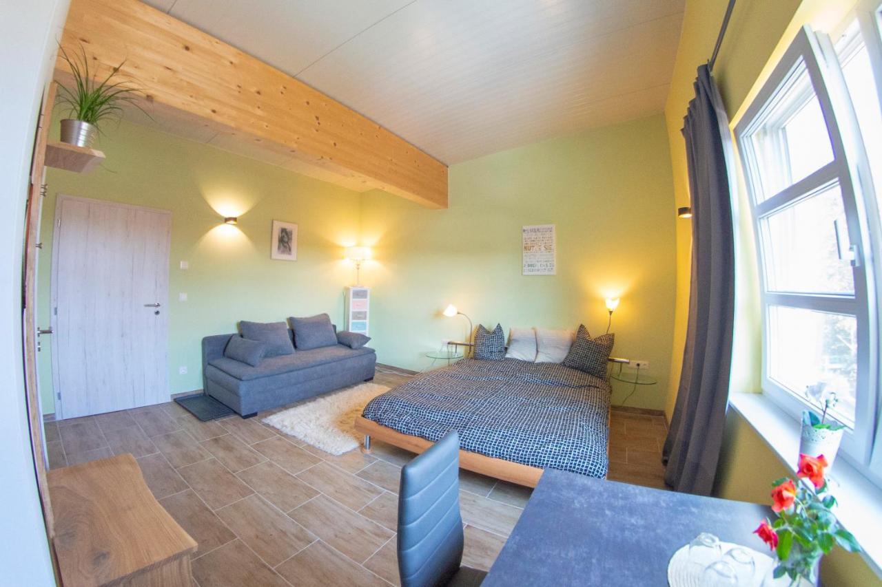 Ranchzimmer Am Hippo-Campus Reit- Und Therapiezentrum Deutsch Haslau Exterior foto